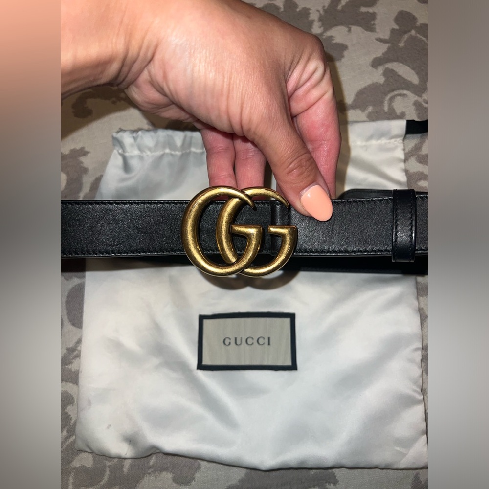 Authentic Gucci Gold Buckle Leather Black Belt - Picture 5 of 9